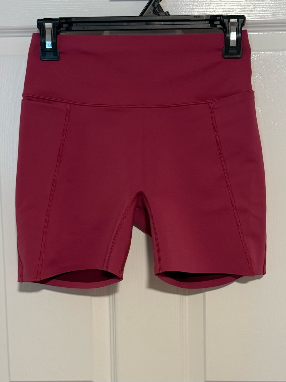 Nike Universa 5" High Rise Biker Shorts Size Small NWT